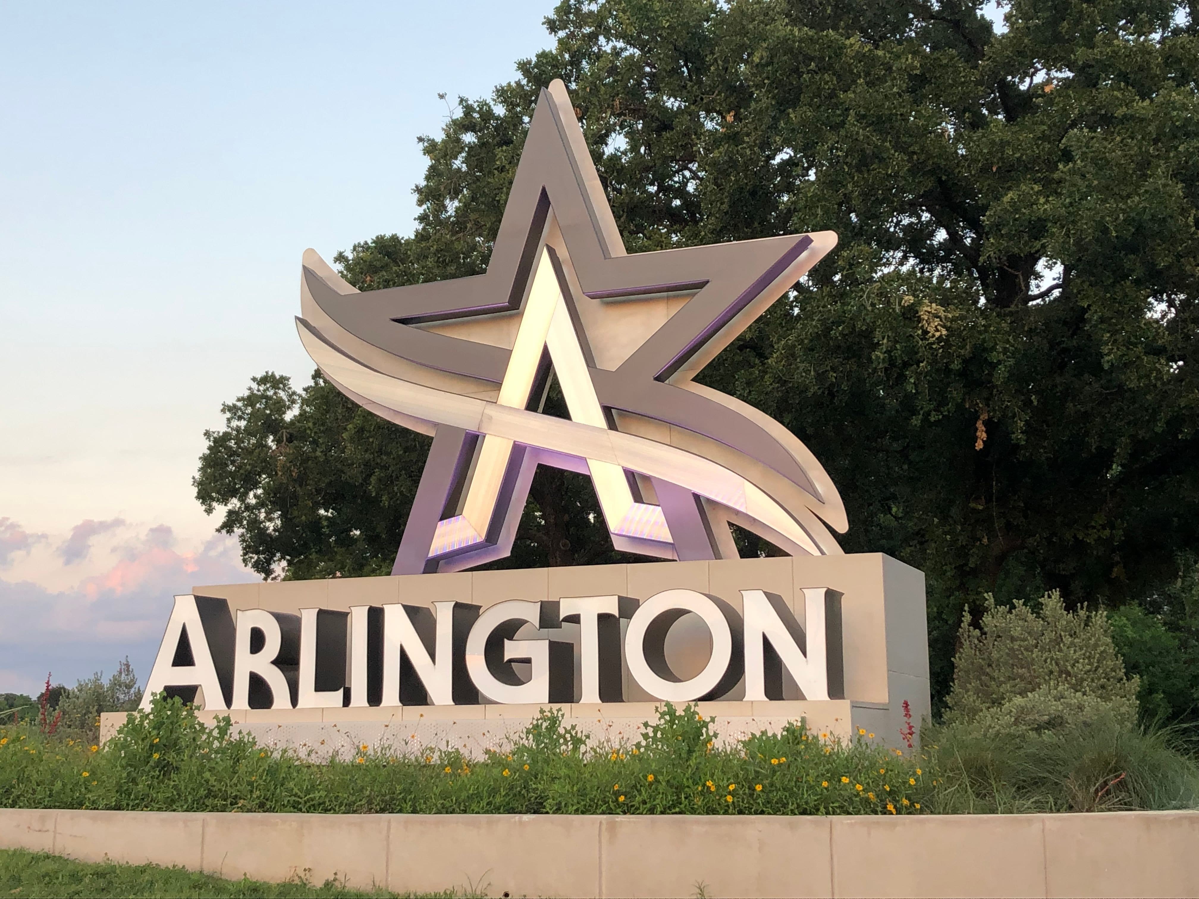 As your Arlington, TX, real estate agent, count on our highly experienced property professionals at Sterling Real Estate. We’re eager to meet with you in person
